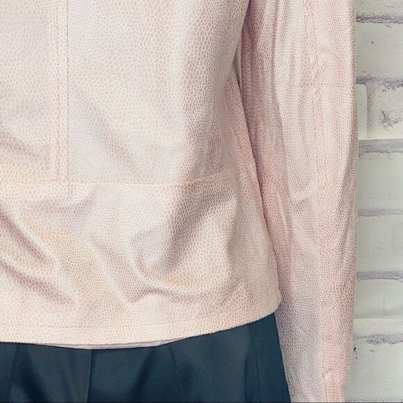 Chico’s pink open jacket ruffled snake skin print size 2 - Picture 7 of 14